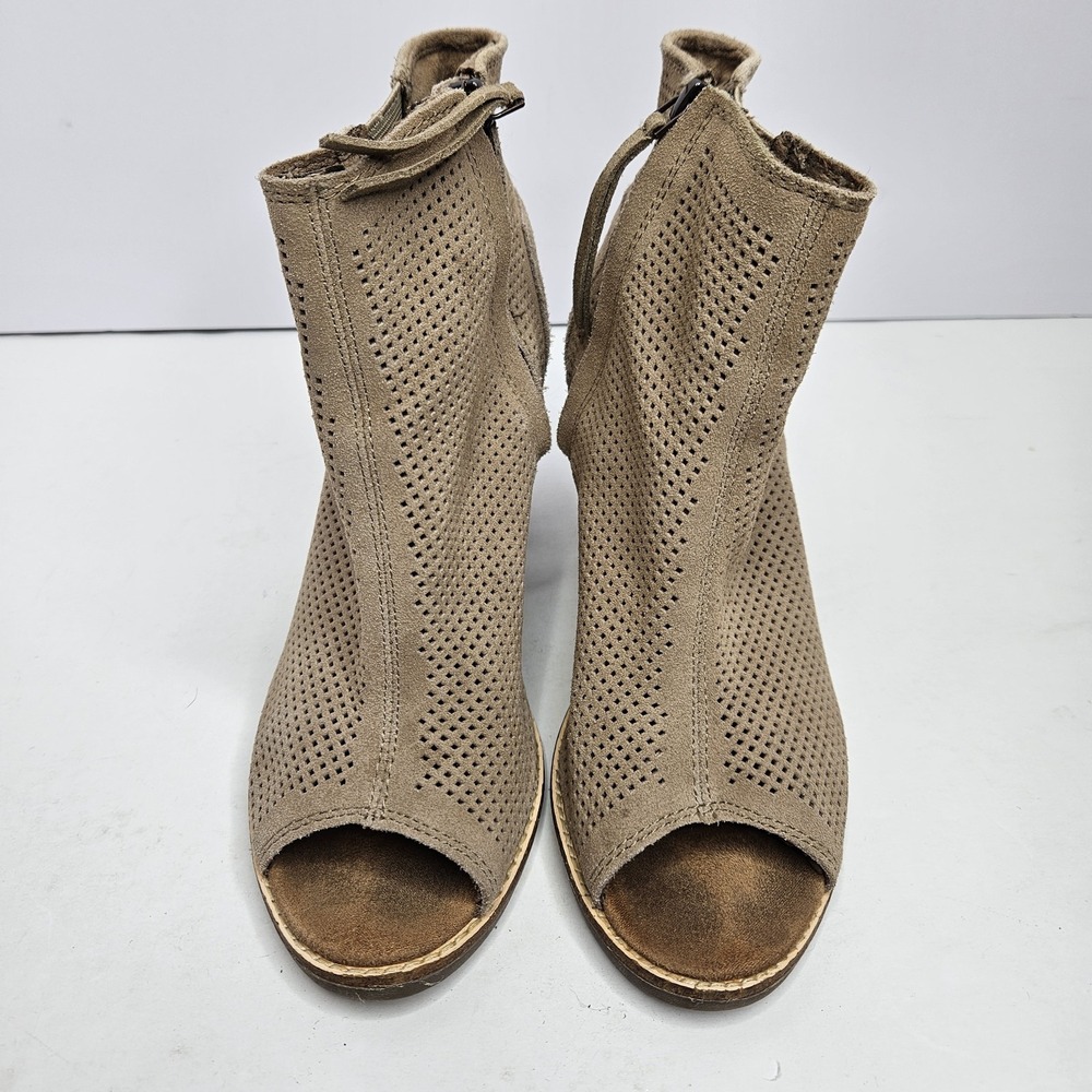 Tom's Ankle Sandals ‎ Zipper Sides Suede Size 6.5 Heel 2.5"
